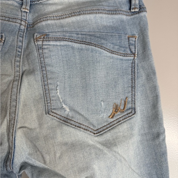 Express Women's Light Blue Distressed Jeans midrise (Size 4R) - Picture 8 of 10